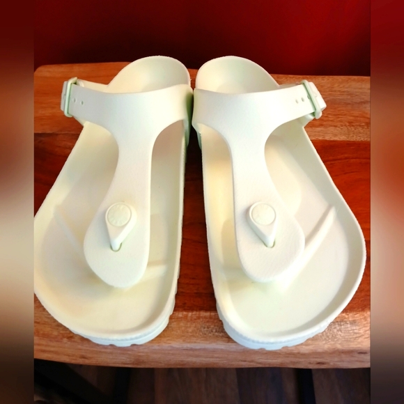 Birkenstock Gizeh Essentials EVA in Light Green Sz 37/7-7.5 - Picture 4 of 7